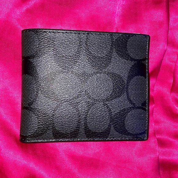 Coach Other - New Coach Wallet 🖤